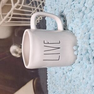 Rae Dunn Artesian collection #192 Live mug
